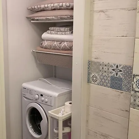 Casa Di Luce Con Parcheggio Privato Interno Gratuito *