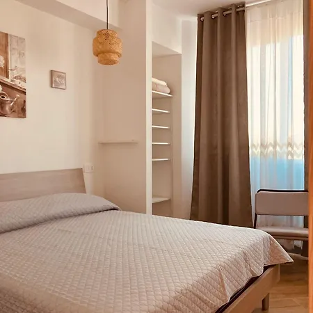 Casa Di Luce Con Parcheggio Privato Interno Gratuito * Montesilvano Marina