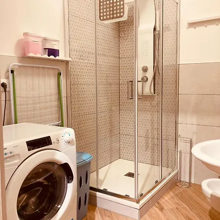 Casa Di Luce Con Parcheggio Privato Interno Gratuito Apartment